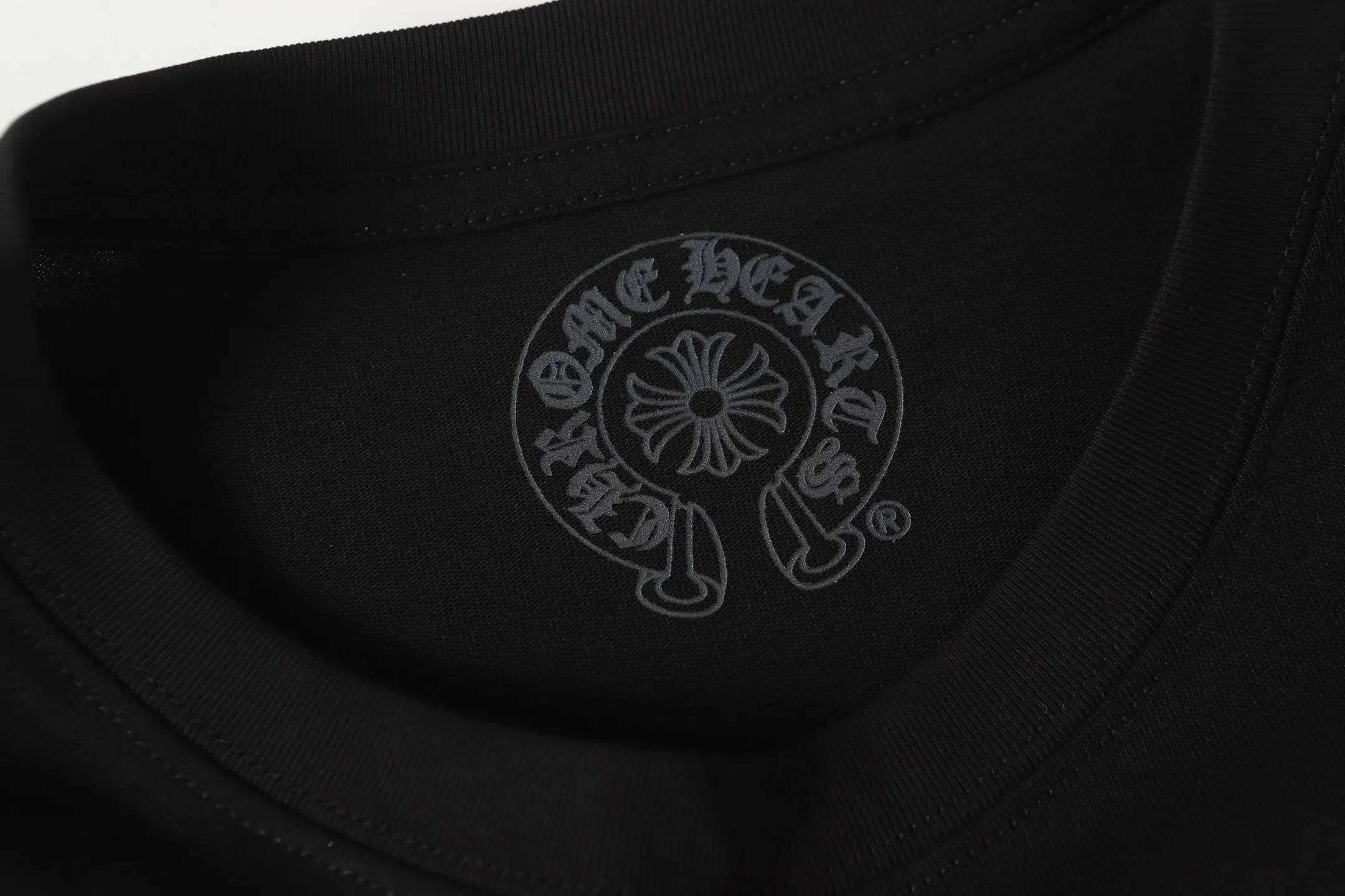 P160 -Chrome Hearts/Chrome Hearts 23ss color cross✝️Sanskrit letter printed short-sleeved T-shirt -High weight, high density and high quality. The wool is soft, delicate and skin-friendly. It feels soft and silky. It has excellent warmth and skin-friendly properties.